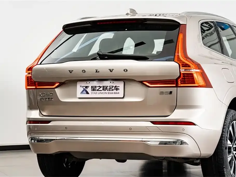 Volvo XC60 — фото 9