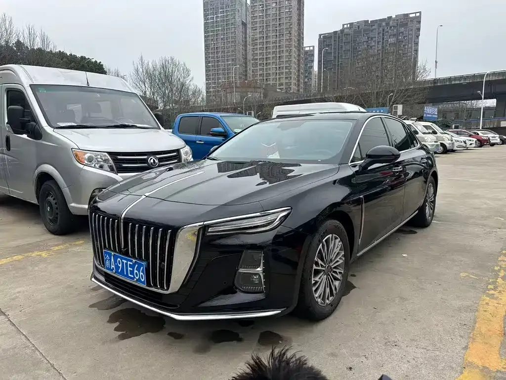 Hongqi H5 — фото 1