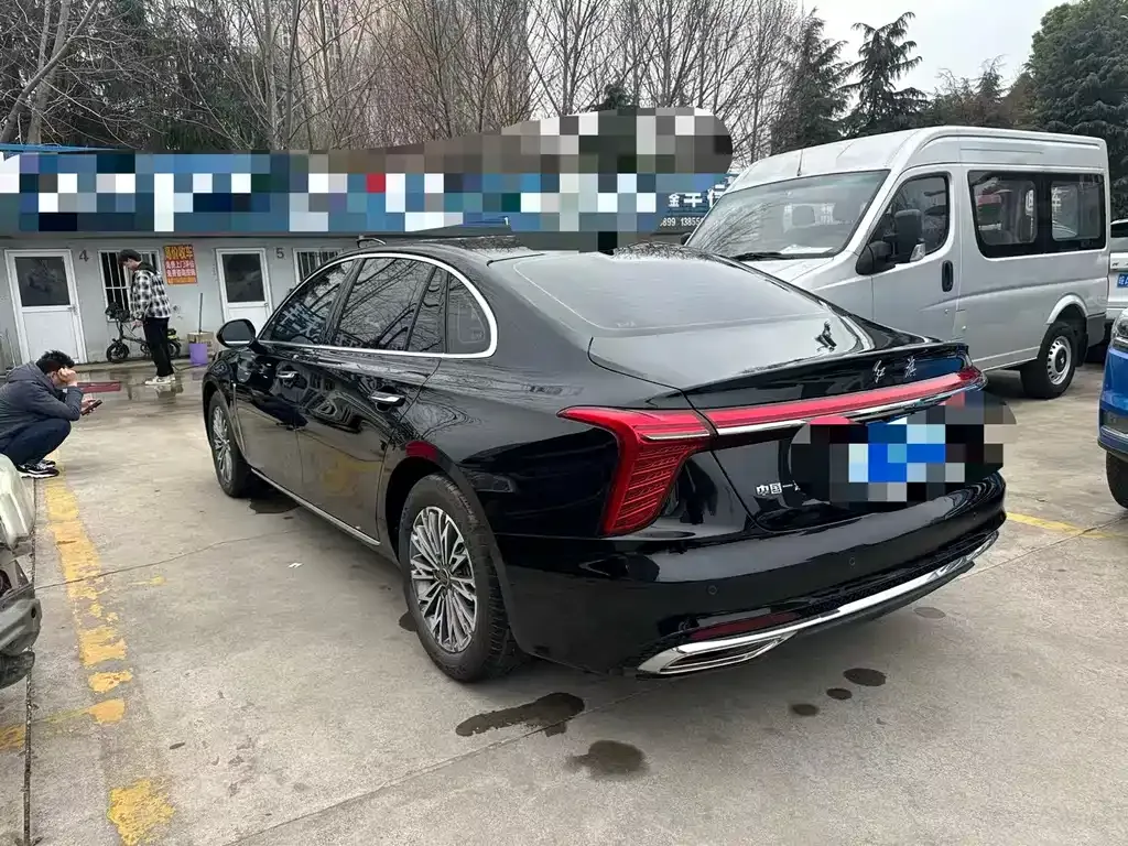Hongqi H5 — фото 3