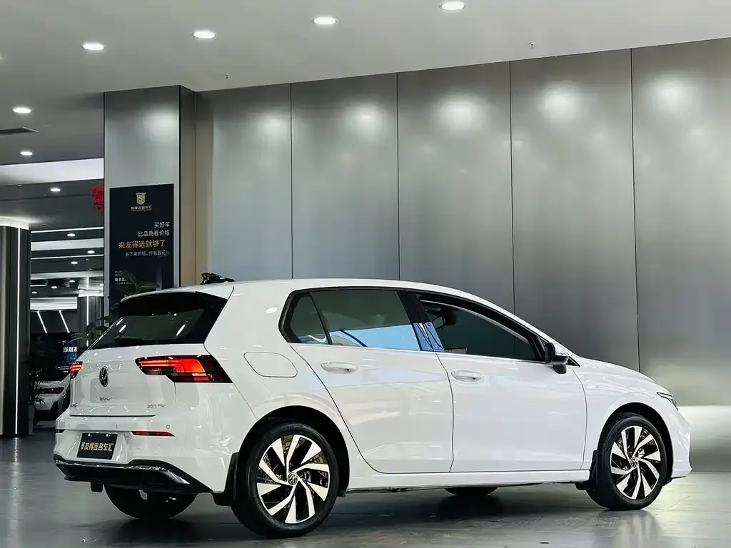 Volkswagen Golf 2025 из CN, фото 5