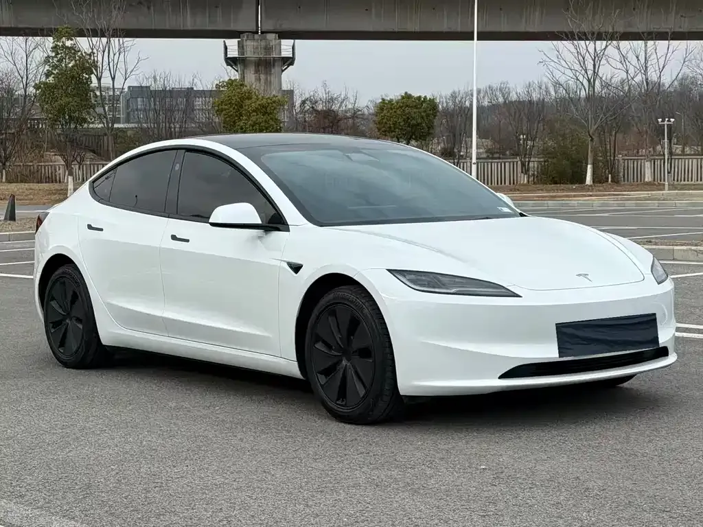 Tesla Model 3 — фото 5
