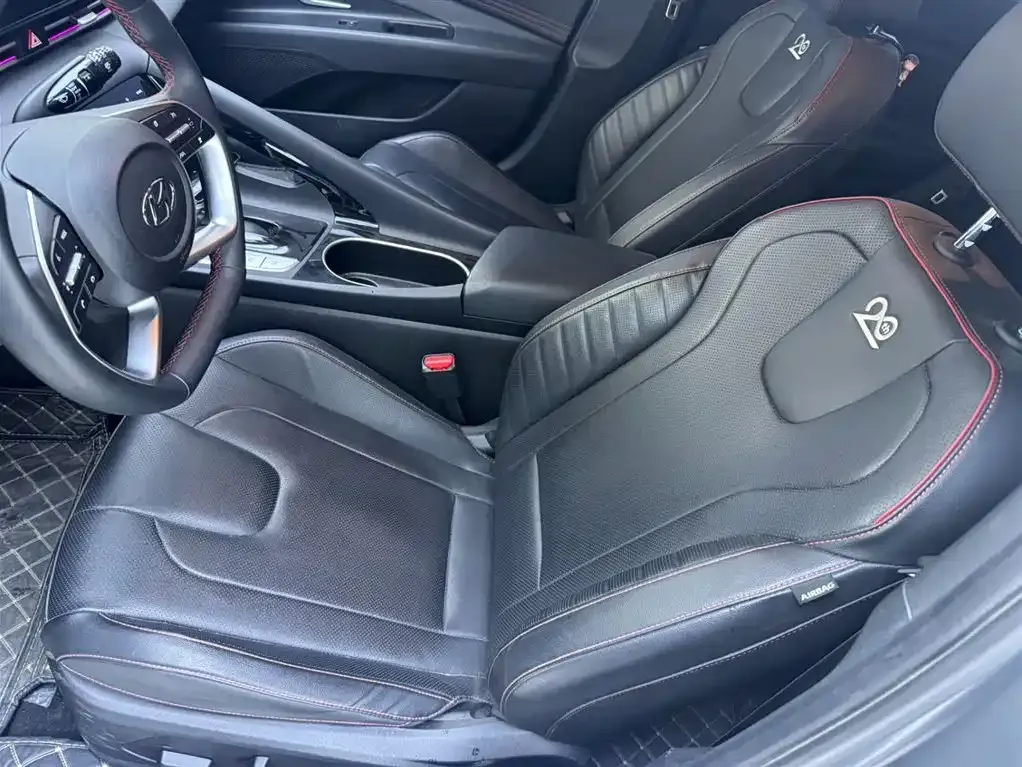 Hyundai Elantra — фото 10