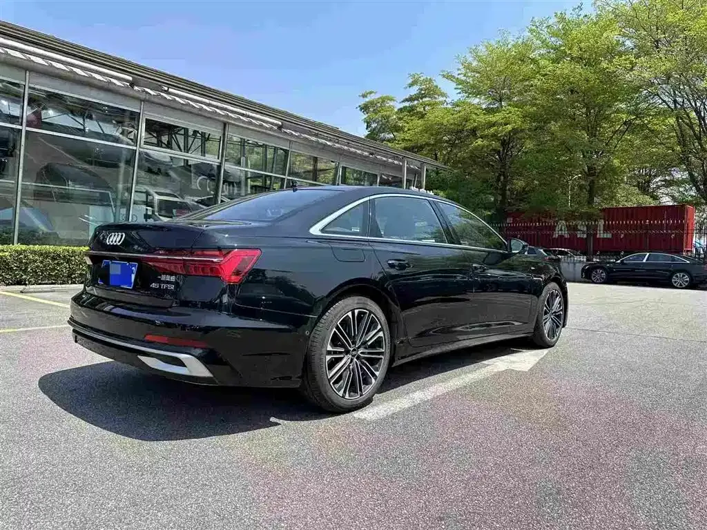 Audi A6L — фото 5