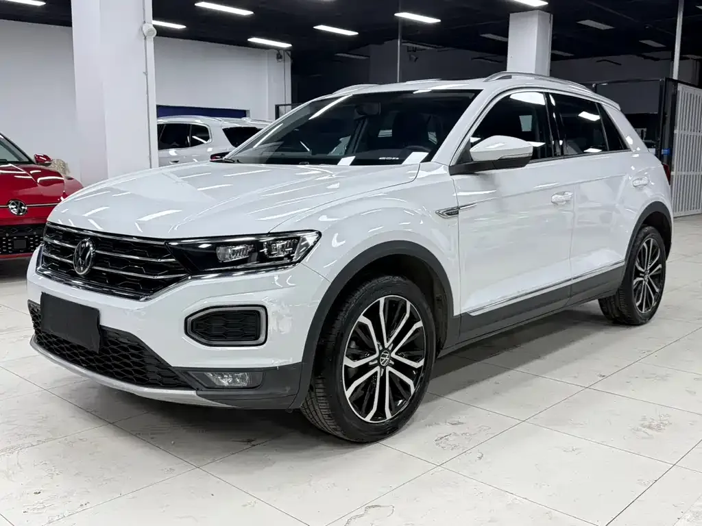 Volkswagen T-Roc — фото 1
