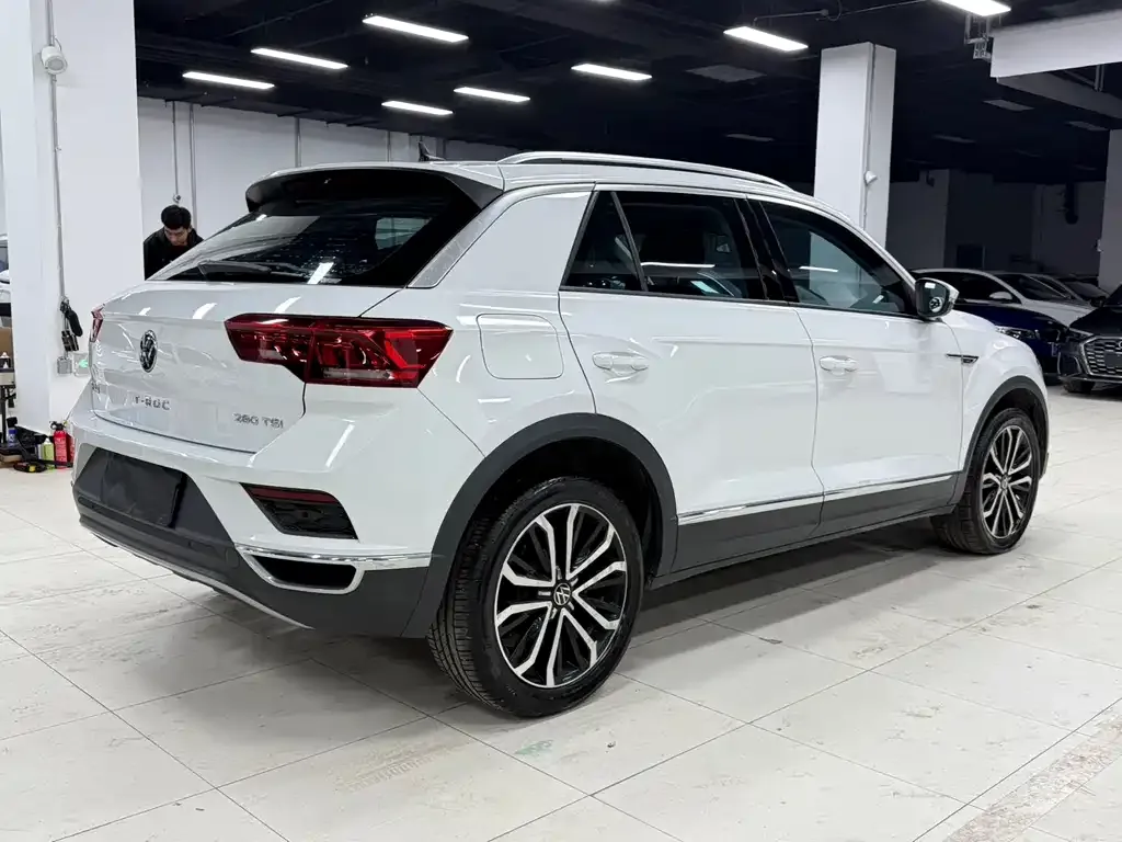 Volkswagen T-Roc — фото 3