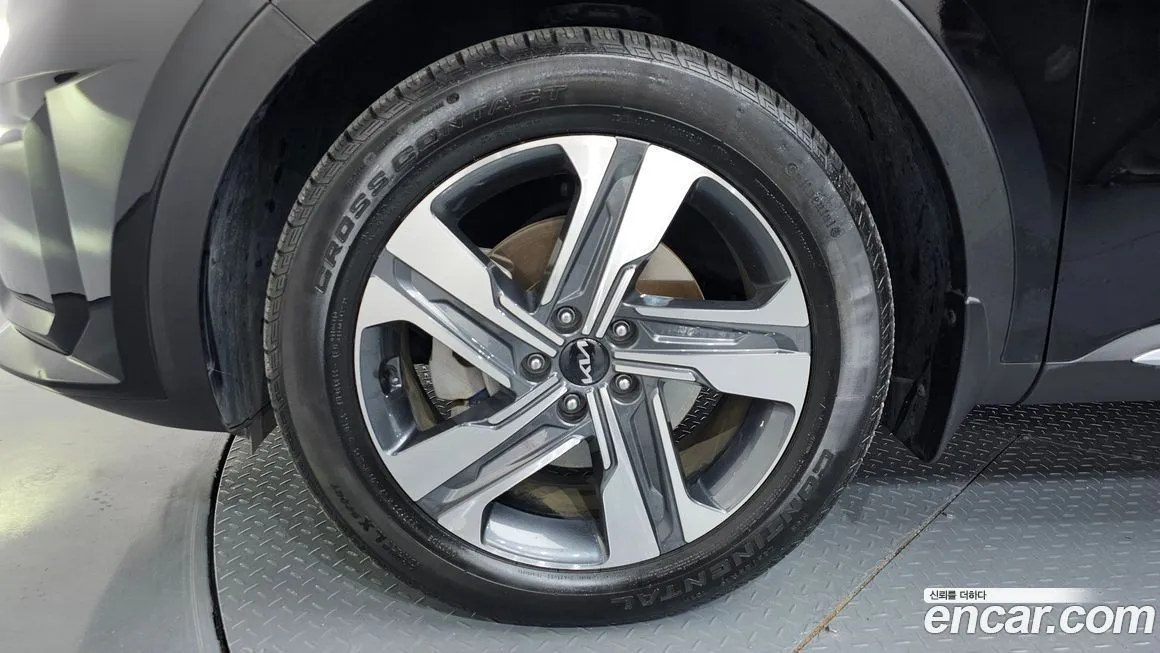 Kia Sorento — фото 9