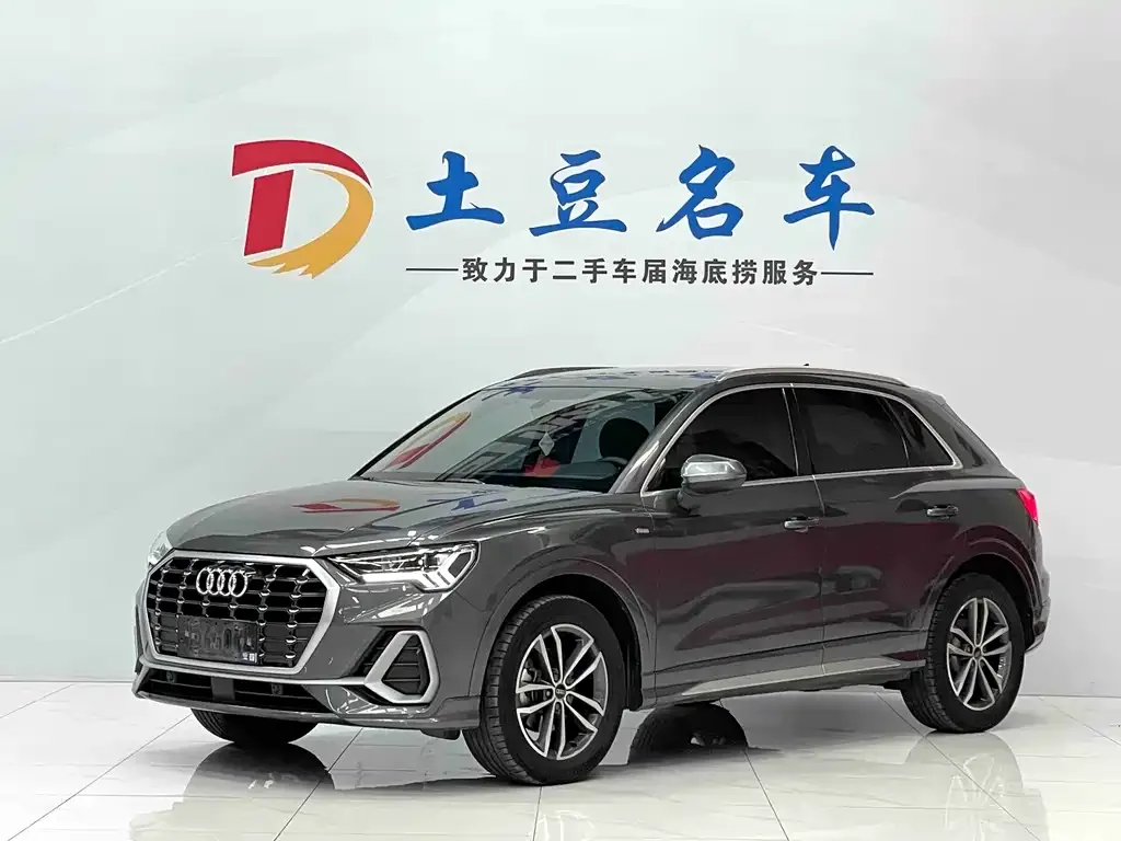 Audi Q3 — фото 1