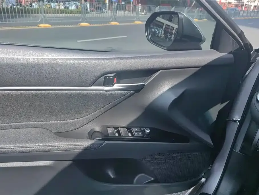 Toyota Camry 2023 из CN, фото 5