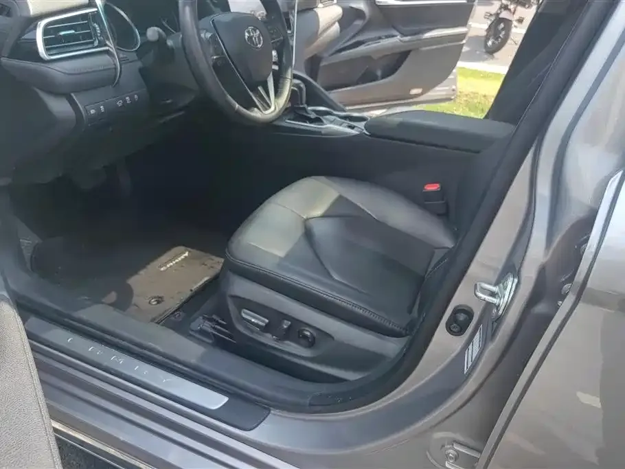 Toyota Camry 2023 из CN, фото 7