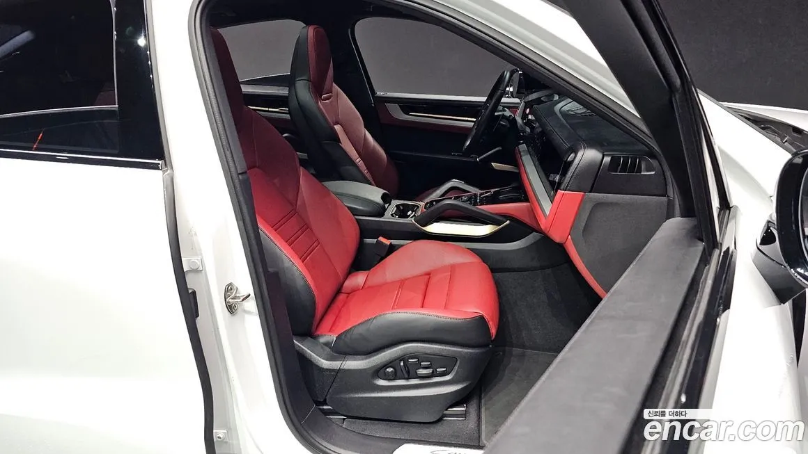 Porsche Cayenne 2025 из KR, фото 10