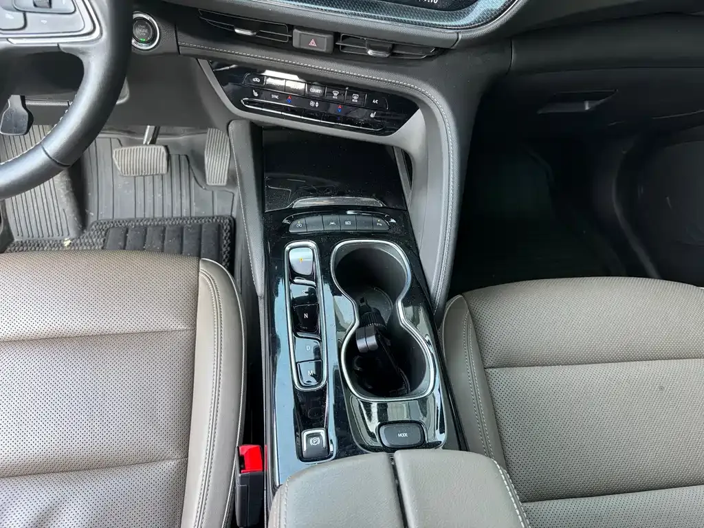 Buick Envision Plus — фото 8