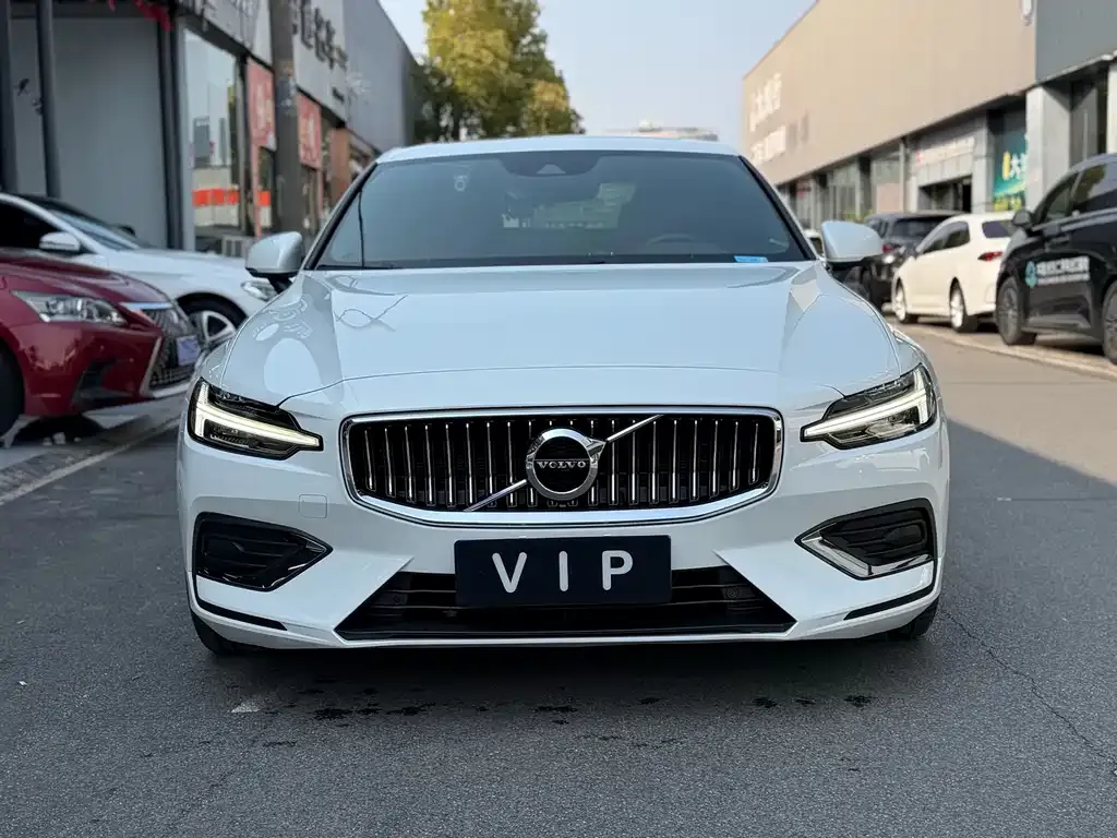 Volvo S60 2022 из CN, фото 10