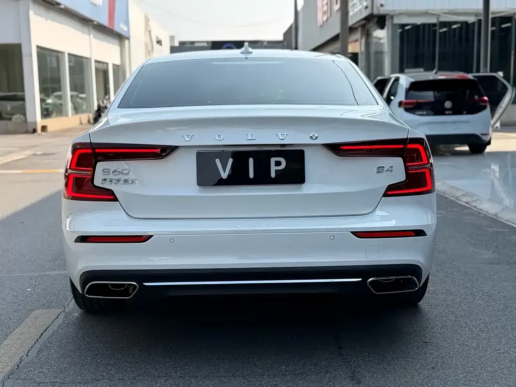 Volvo S60 2022 из CN, фото 3