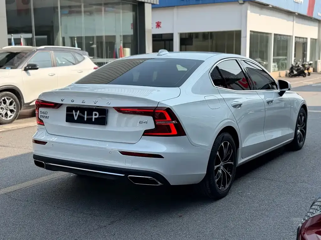 Volvo S60 2022 из CN, фото 7