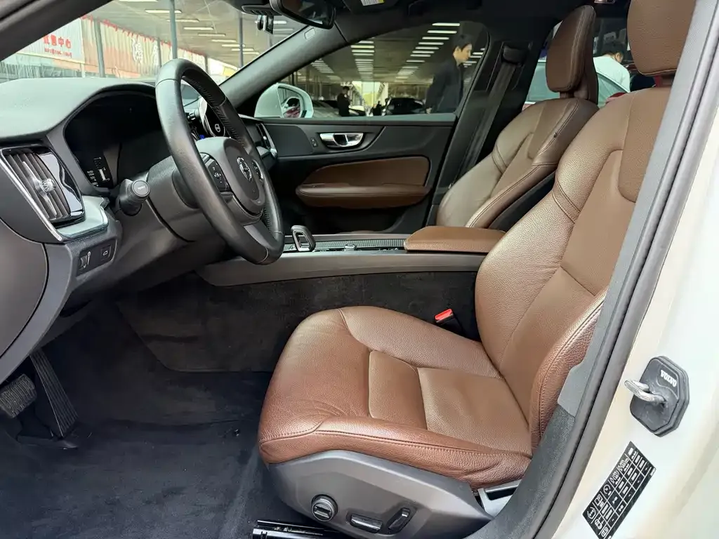 Volvo S60 2022 из CN, фото 2