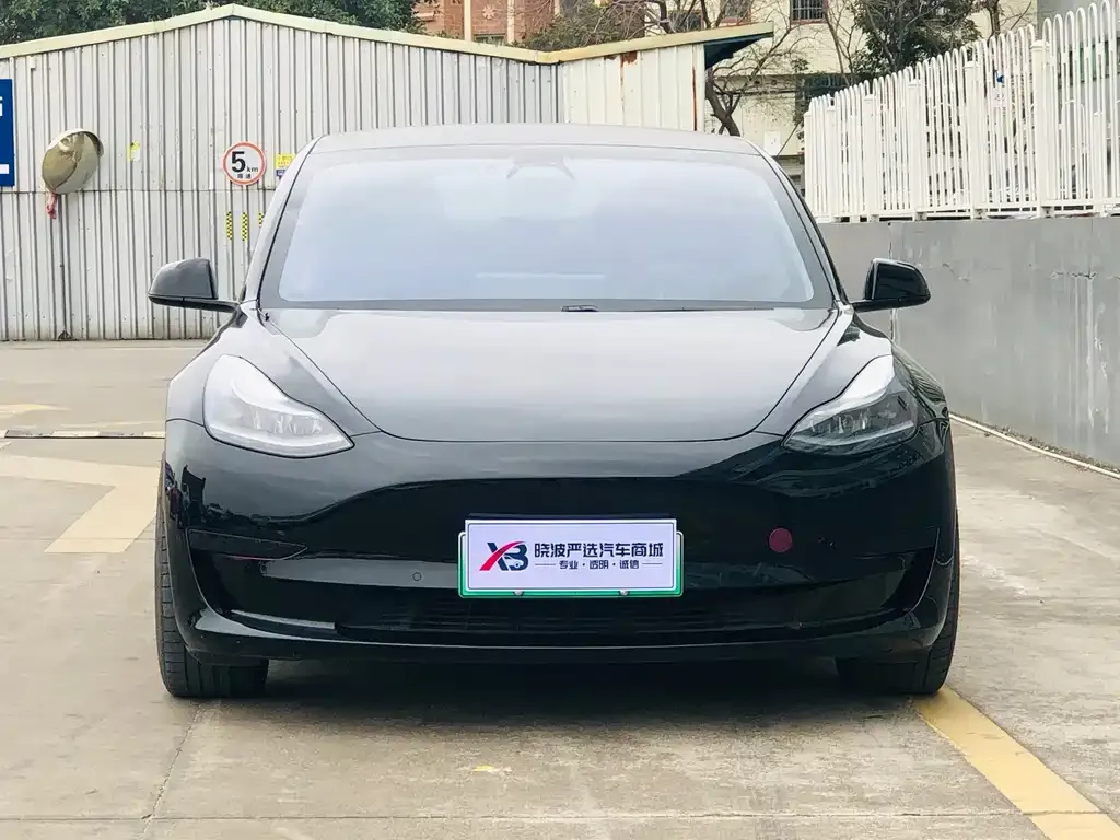Tesla Model 3 — фото 3