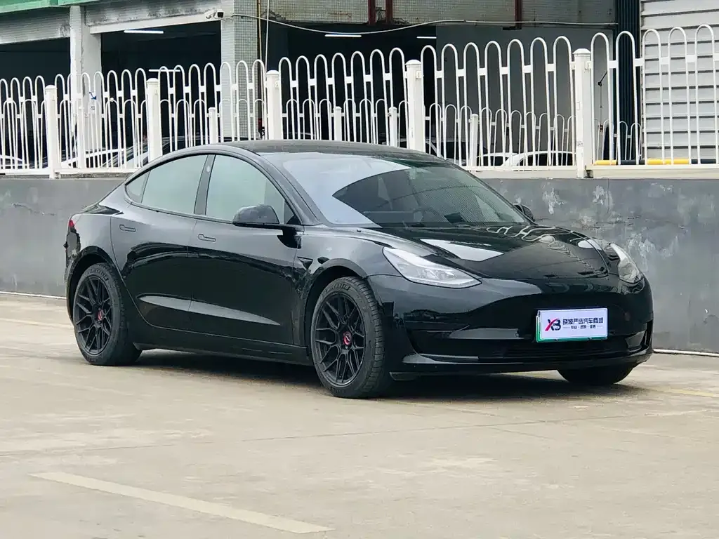 Tesla Model 3 — фото 8