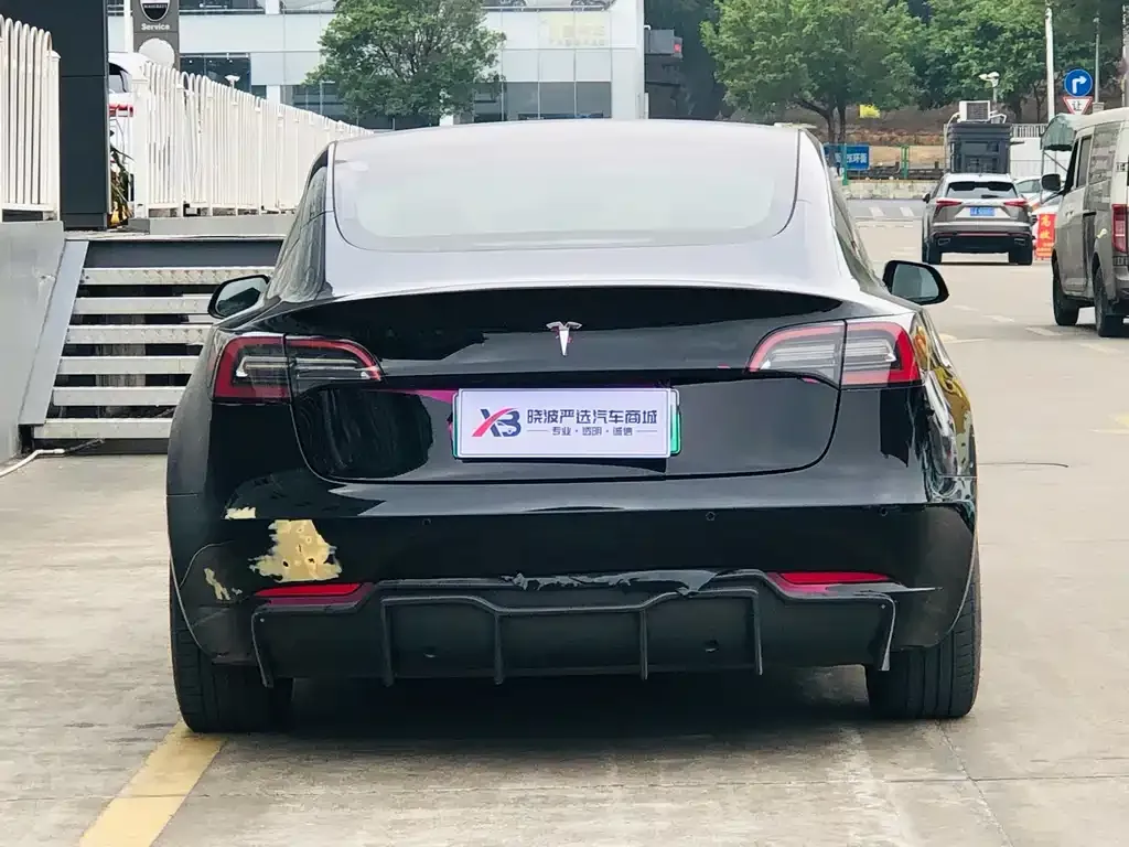 Tesla Model 3 — фото 4