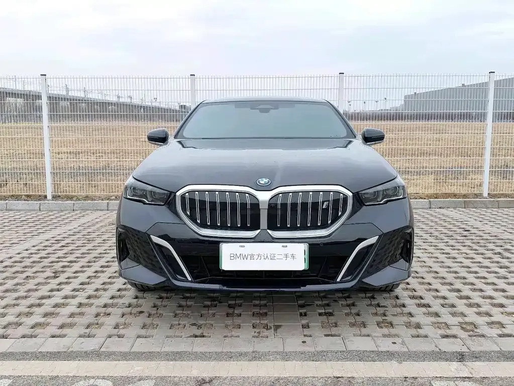 BMW i5 — фото 8