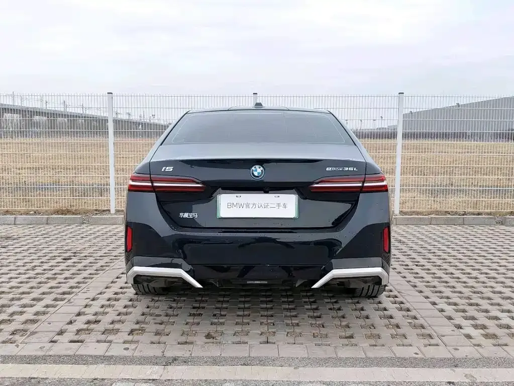 BMW i5 — фото 10
