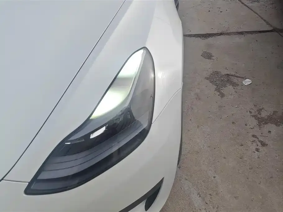 Tesla Model 3 — фото 5