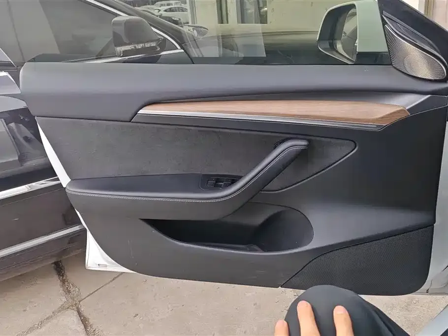 Tesla Model 3 — фото 3