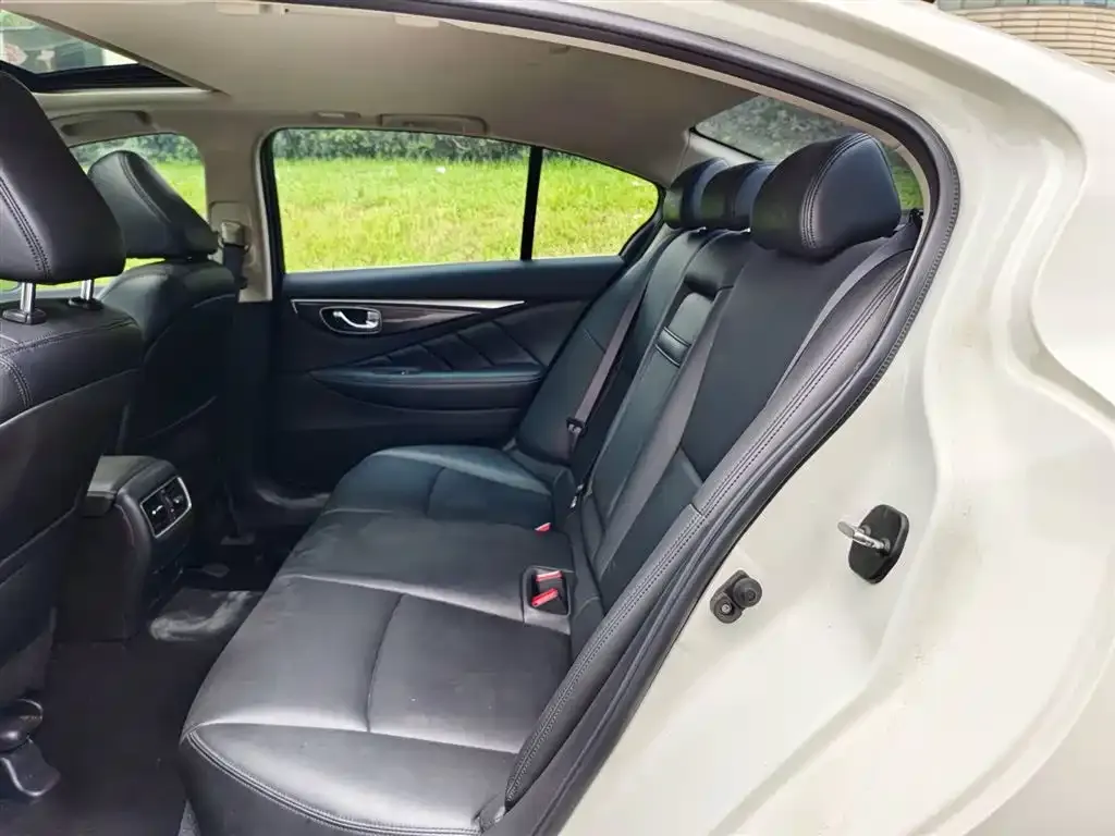 Infiniti Q50L 2023 из CN, фото 2