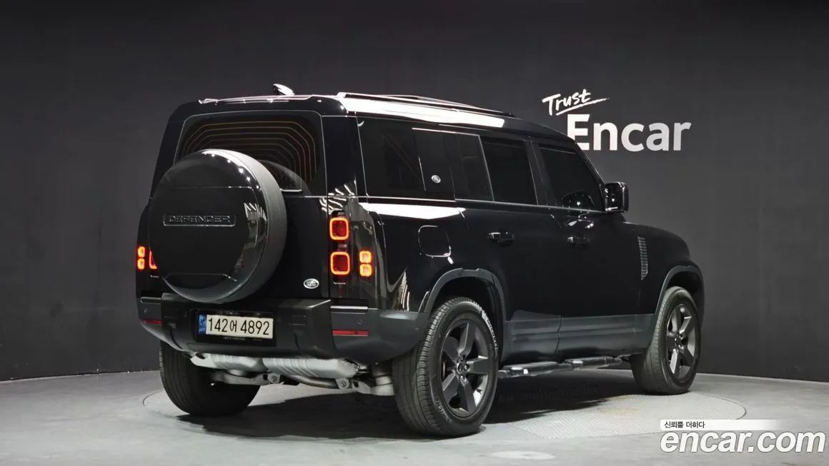 Land Rover Defender — фото 2
