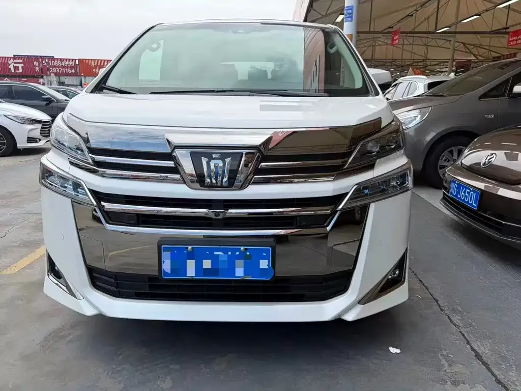 Toyota Vellfire — фото 3