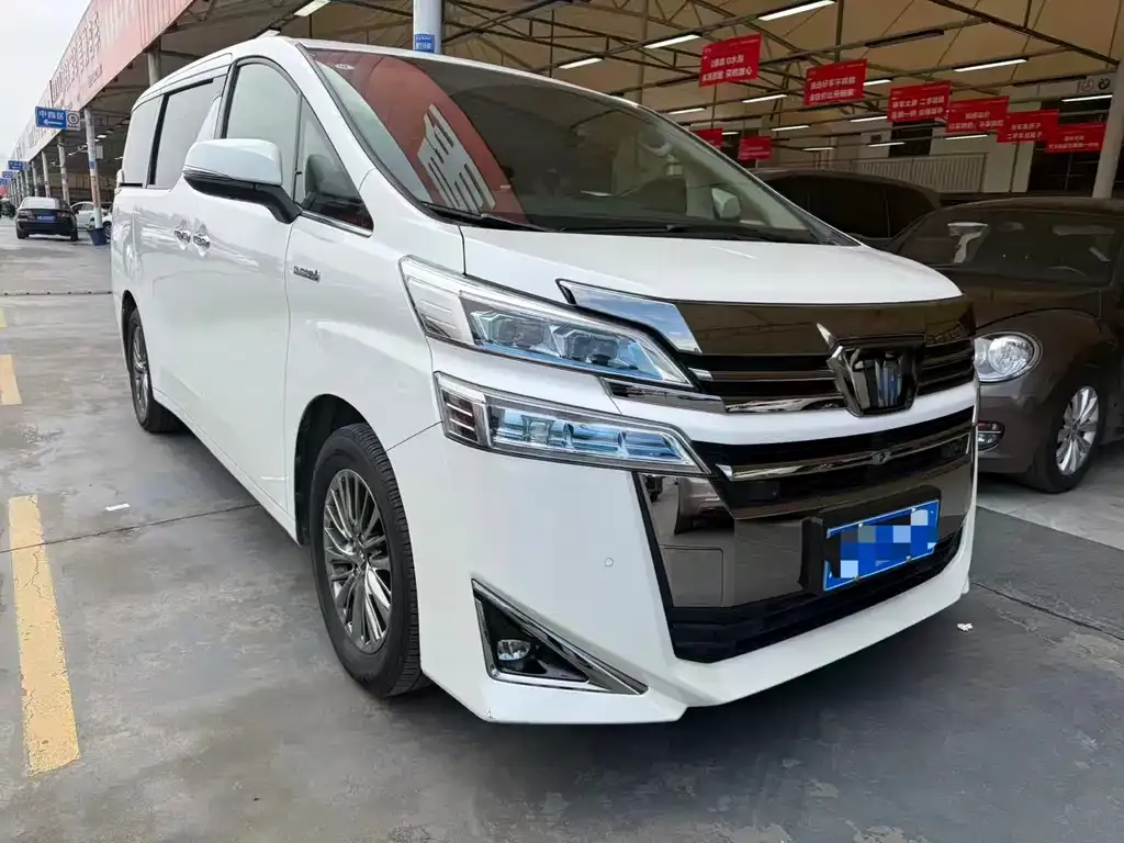 Toyota Vellfire — фото 10