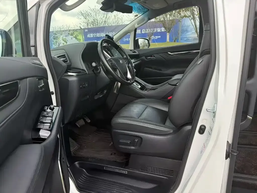 Toyota Vellfire — фото 4