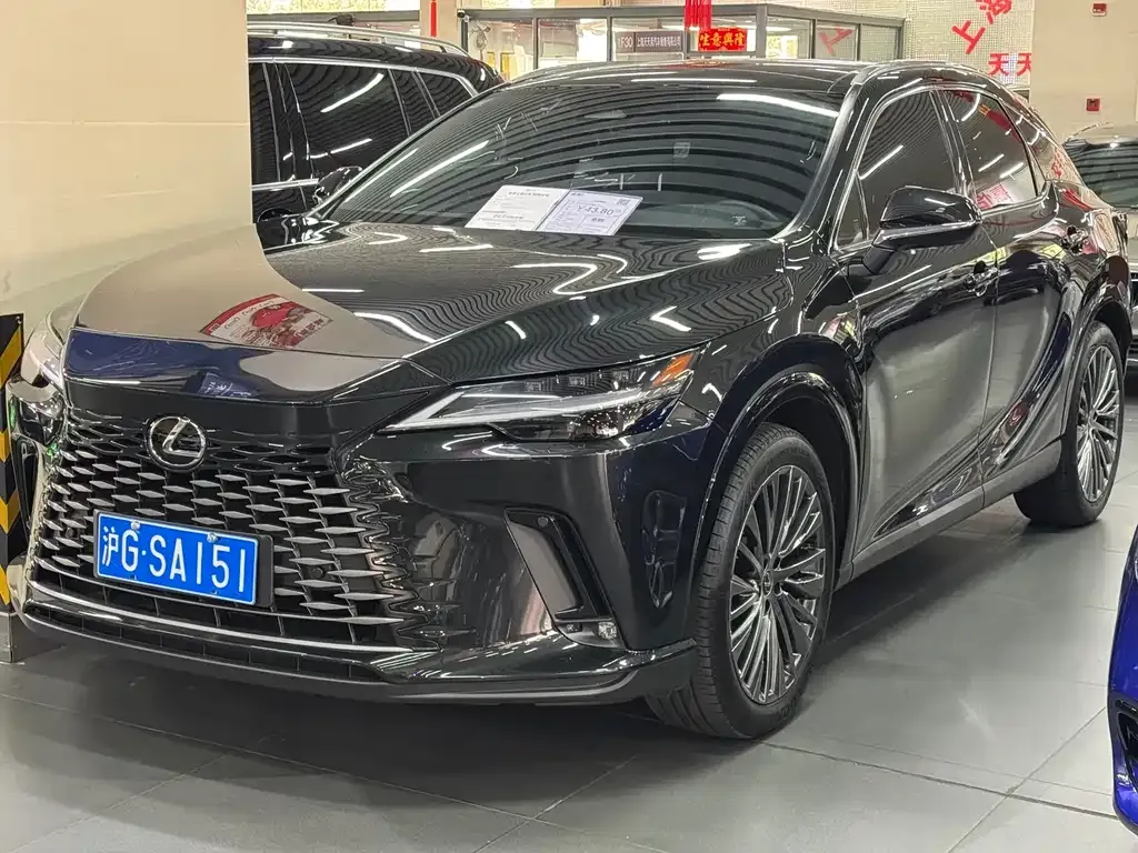 Lexus RX — фото 1