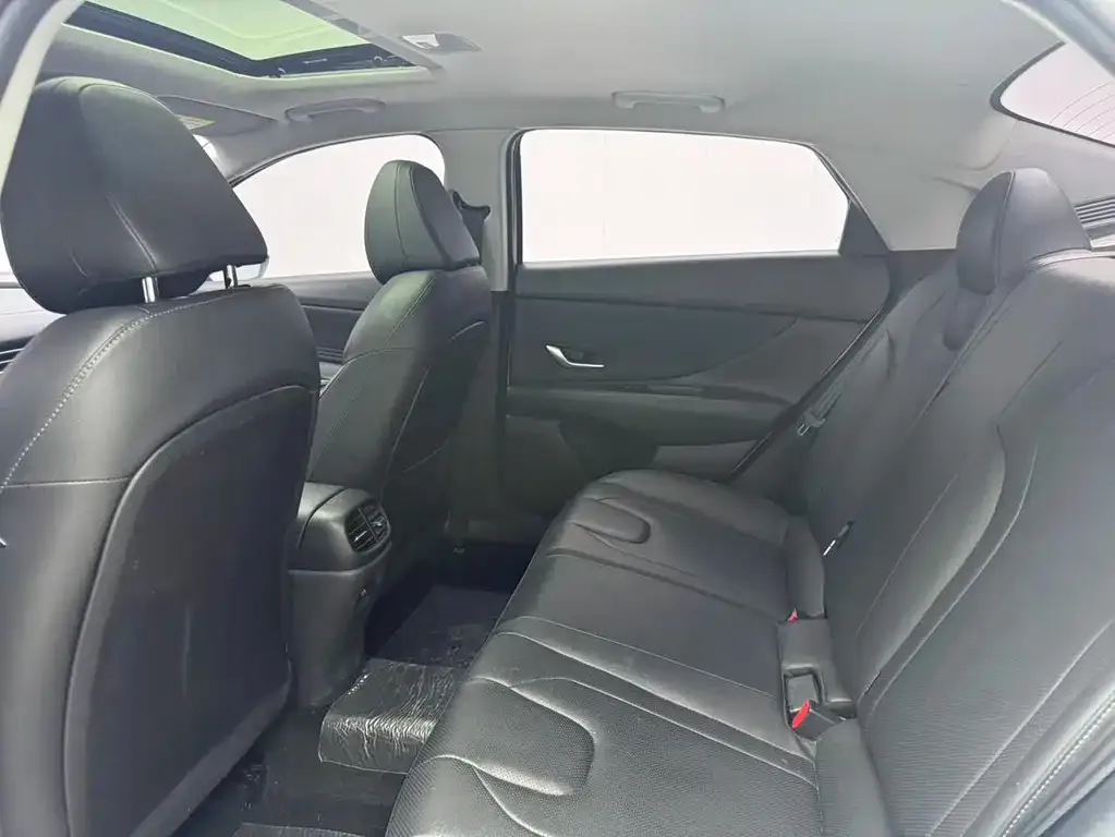 Hyundai Elantra 2022 из CN, фото 9