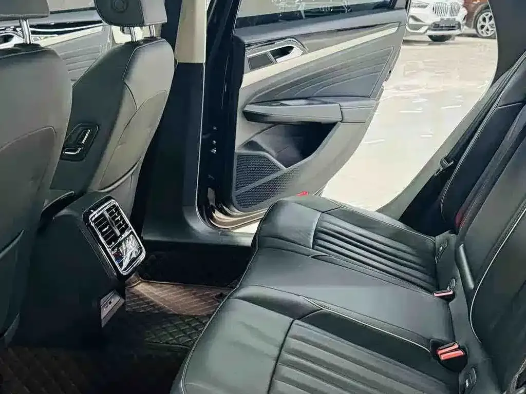 Volkswagen Passat — фото 4