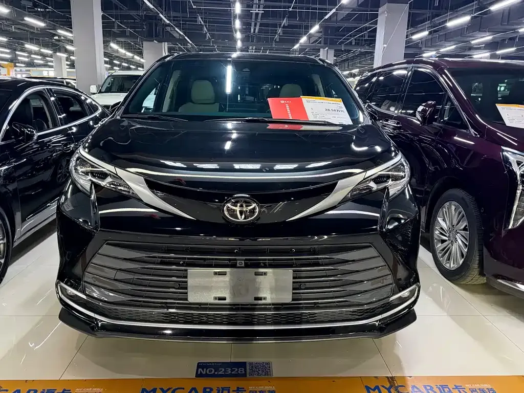 Toyota Sienna — фото 10