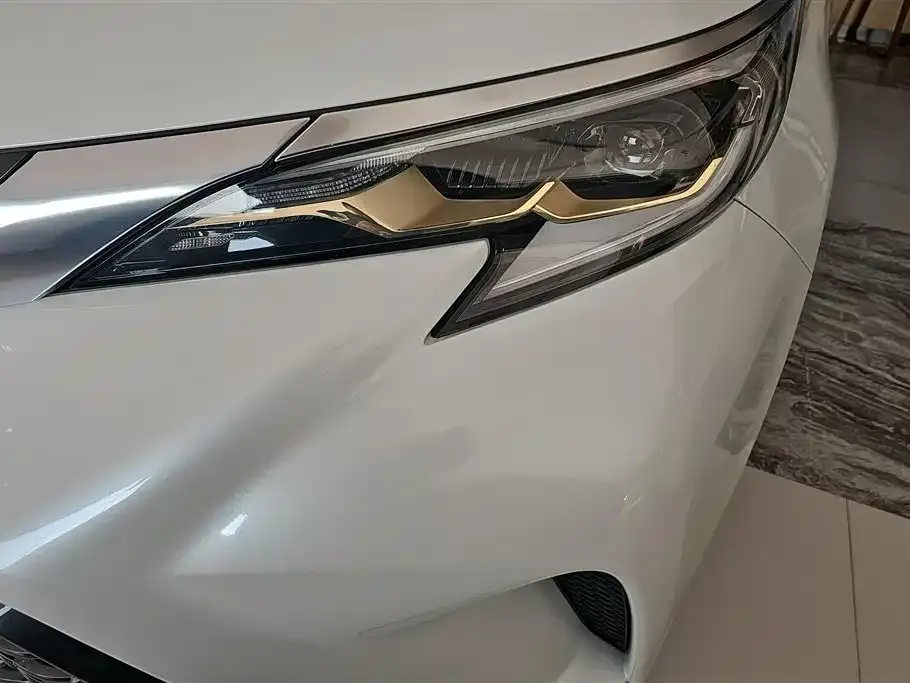 Toyota Granvia — фото 5