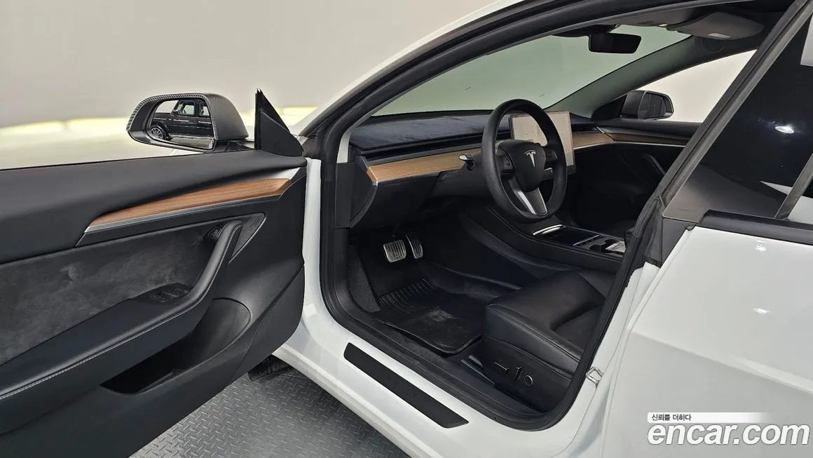 Tesla Model 3 — фото 9