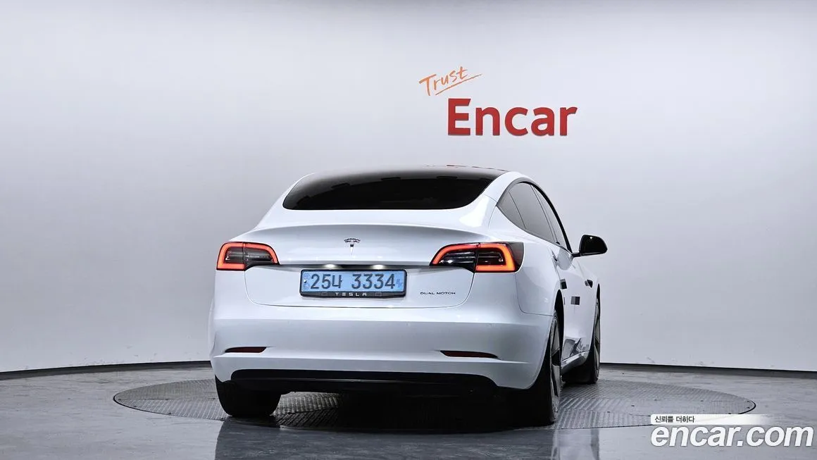 Tesla Model 3 — фото 2
