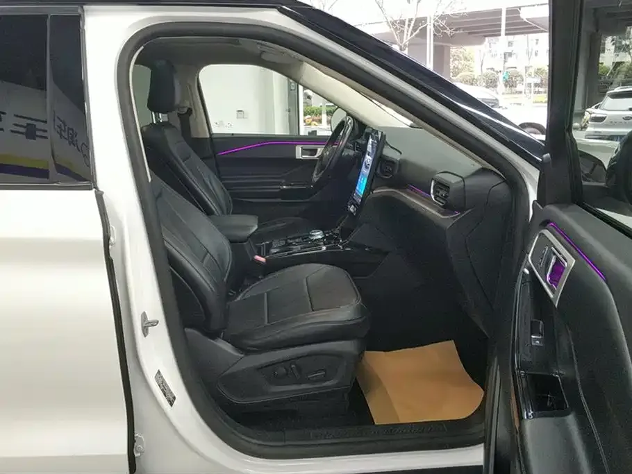 Ford Explorer 2021 из CN, фото 4