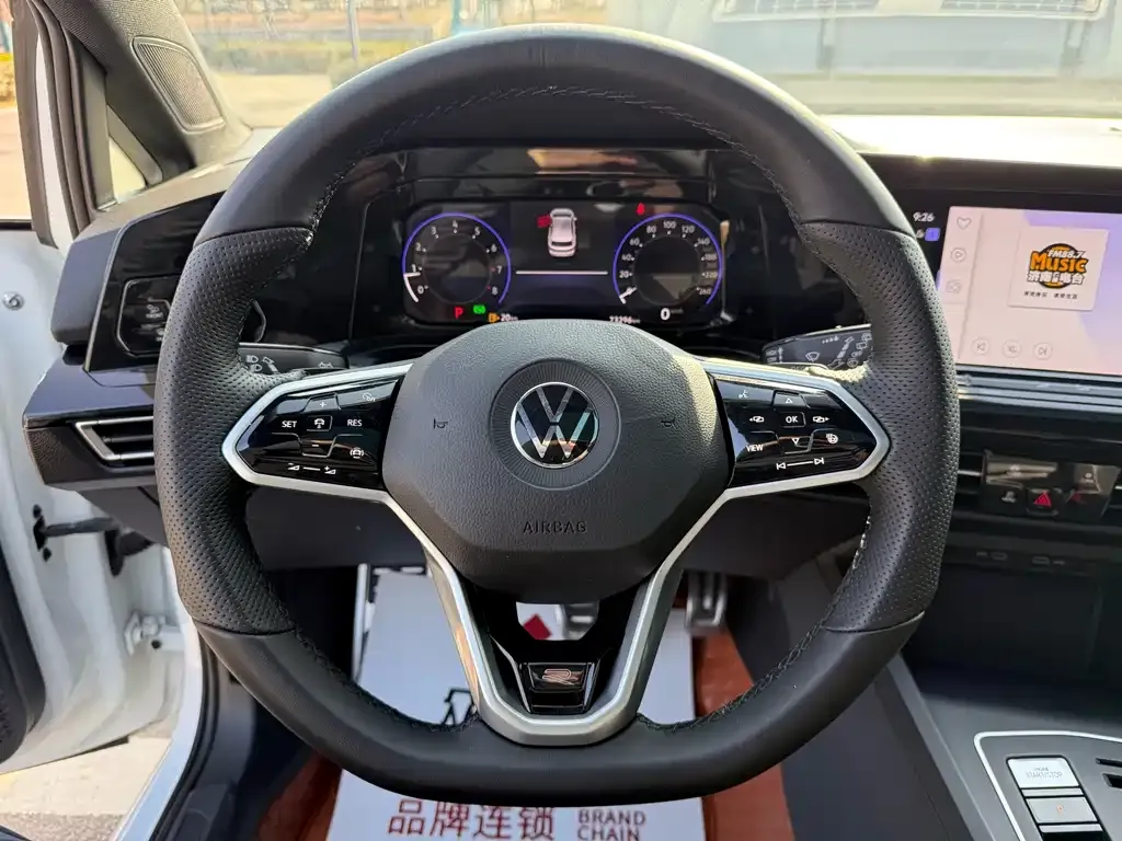 Volkswagen Golf 2022 из CN, фото 8