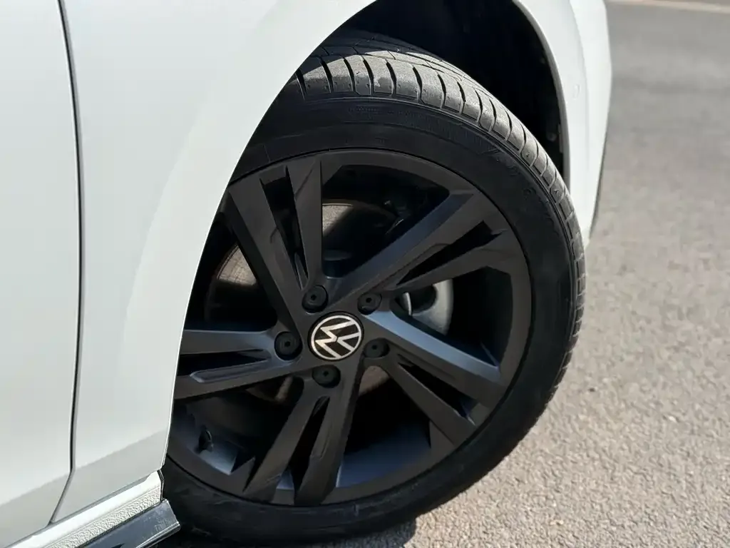 Volkswagen Golf 2022 из CN, фото 2
