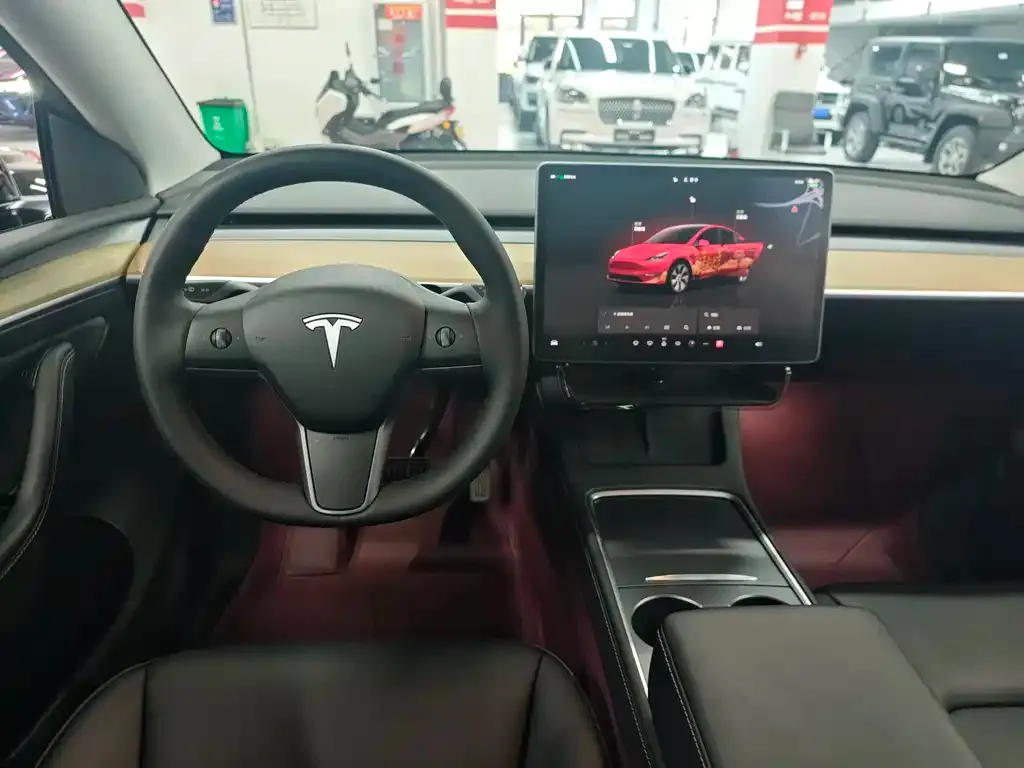 Tesla Model Y — фото 6