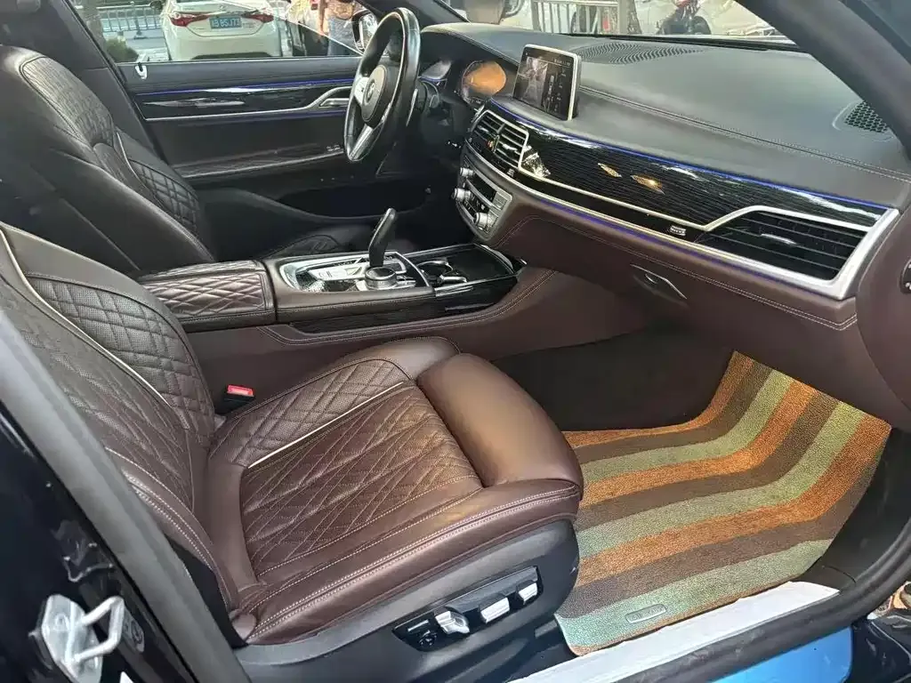 BMW 7 Series — фото 4