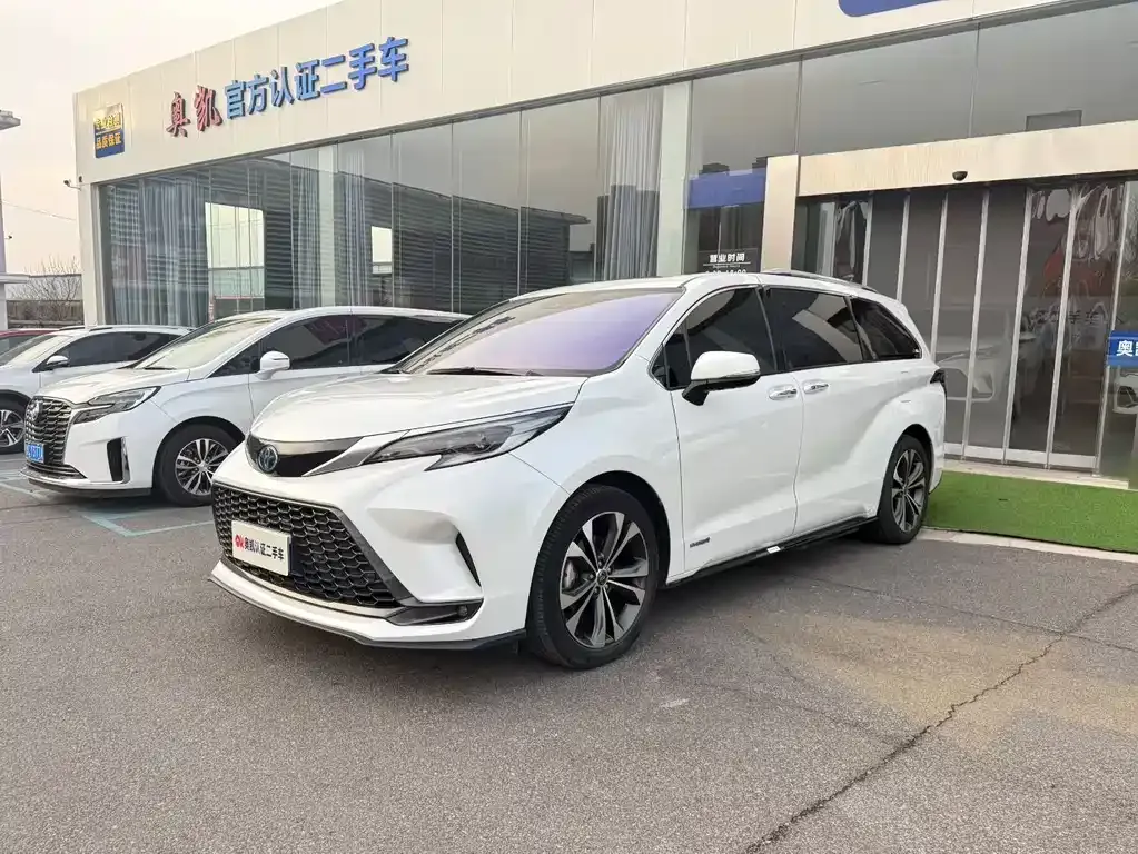 Toyota Granvia 2023 из CN, фото 1