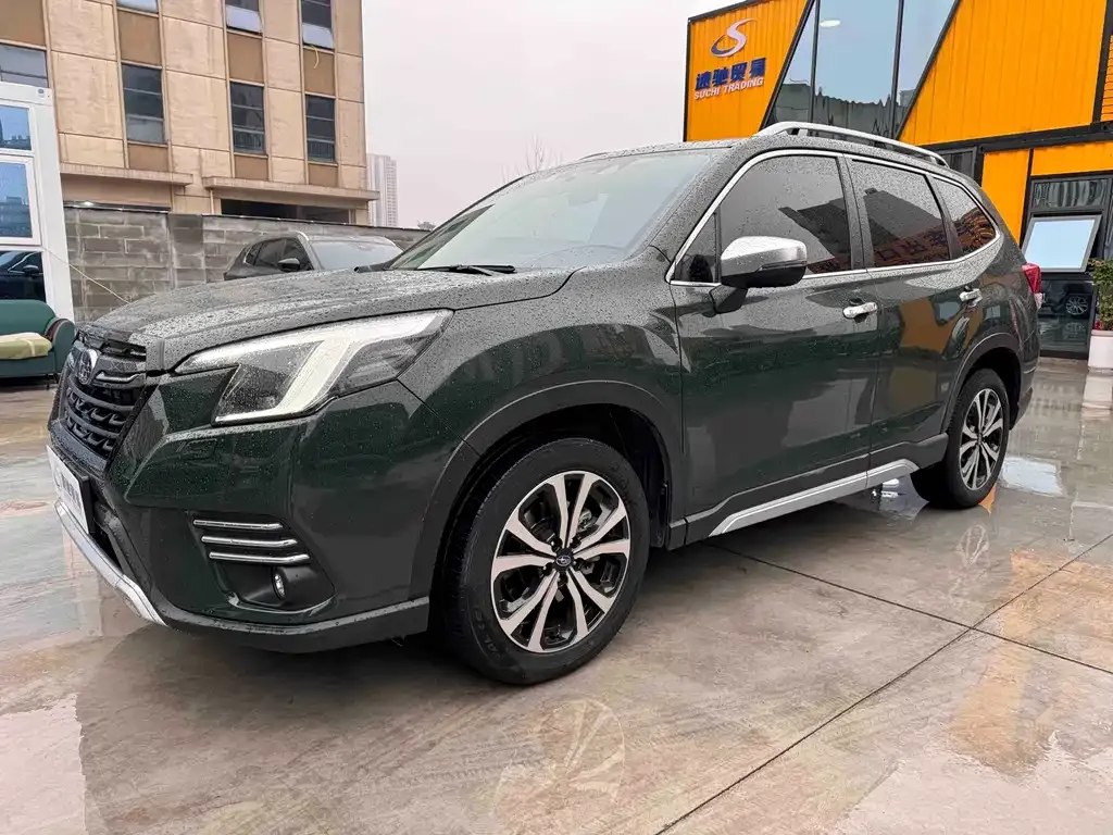 Subaru Forester — фото 1