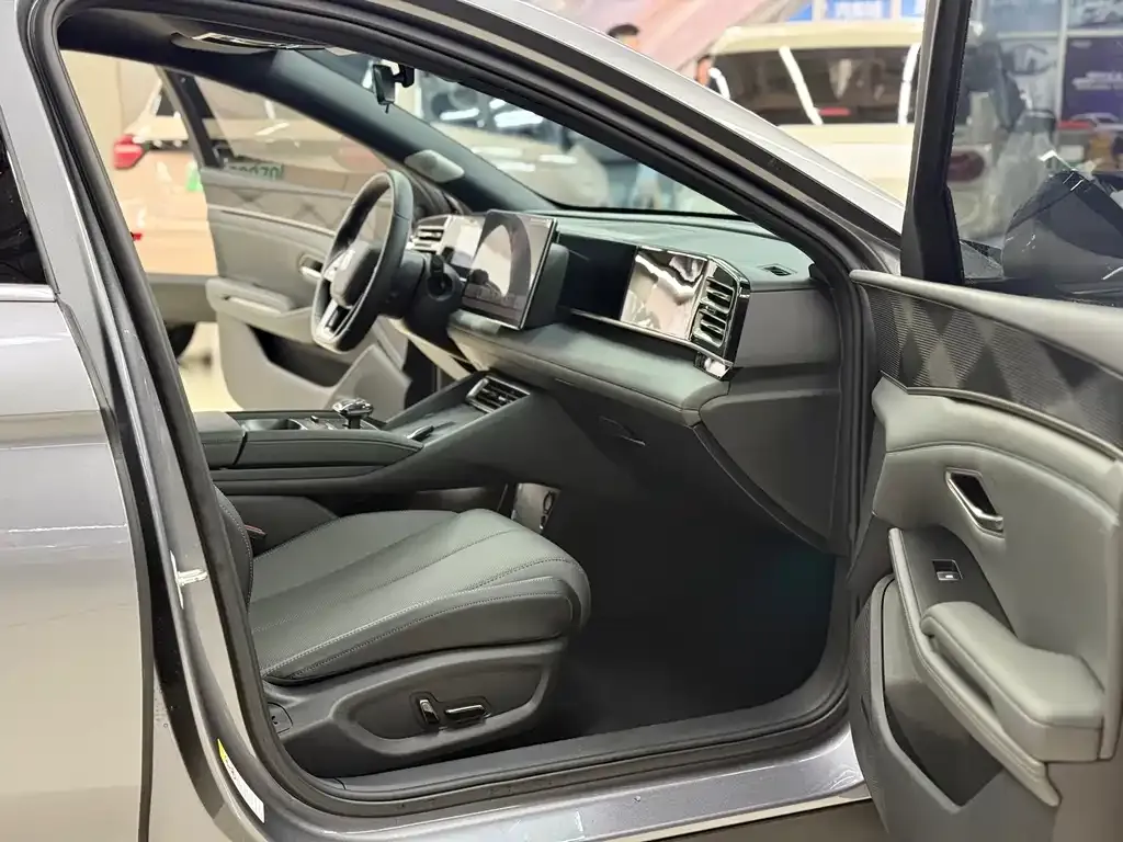 BYD Qin L 2025 из CN, фото 9