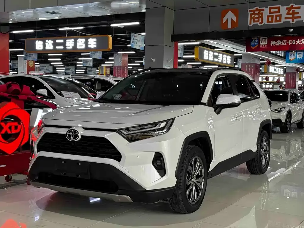Toyota RAV4 — фото 1