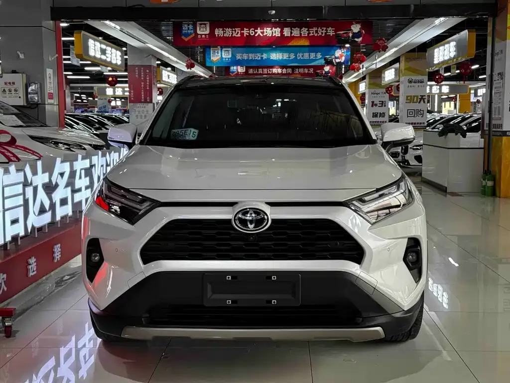 Toyota RAV4 — фото 5
