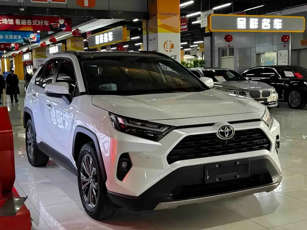 Toyota RAV4 — фото 9