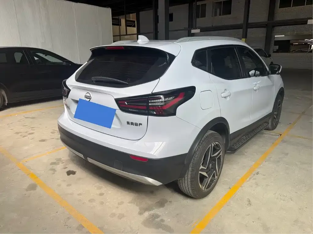 Nissan Qashqai — фото 8